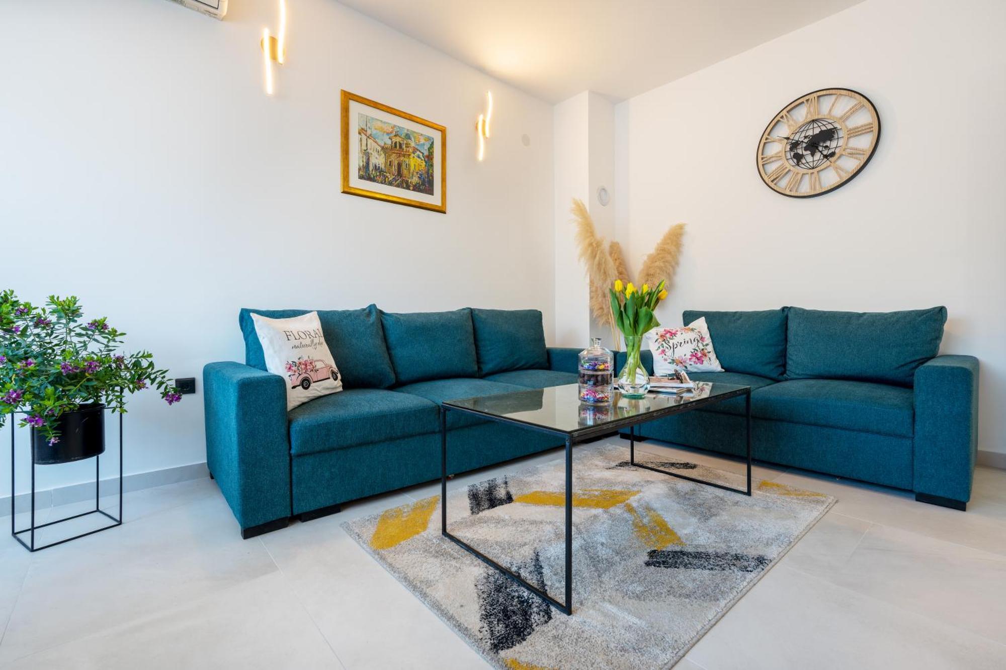 Villa Ivona With Swimming Pool And Jacuzzi Oslje Bagian luar foto