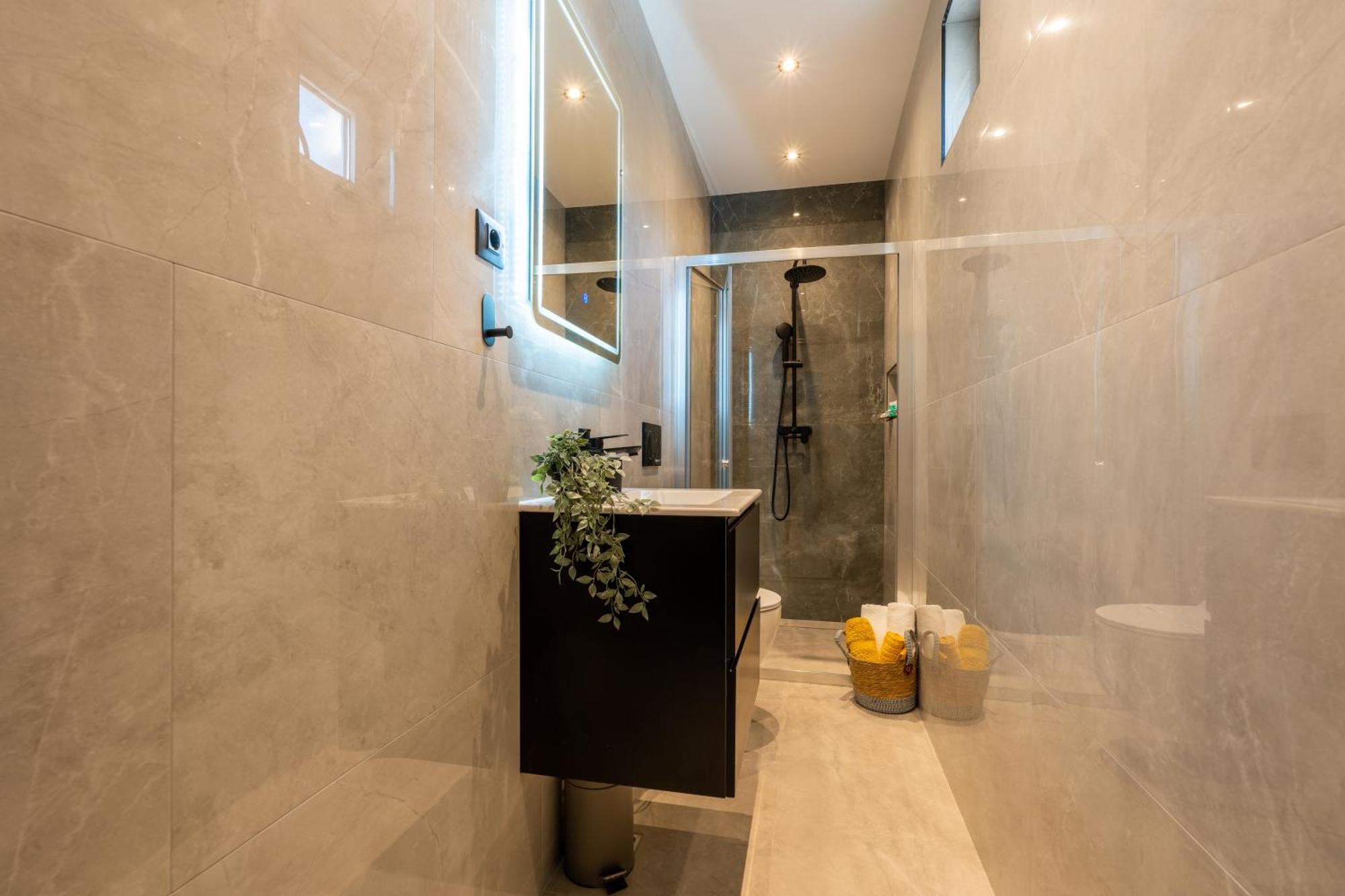 Villa Ivona With Swimming Pool And Jacuzzi Oslje Bagian luar foto