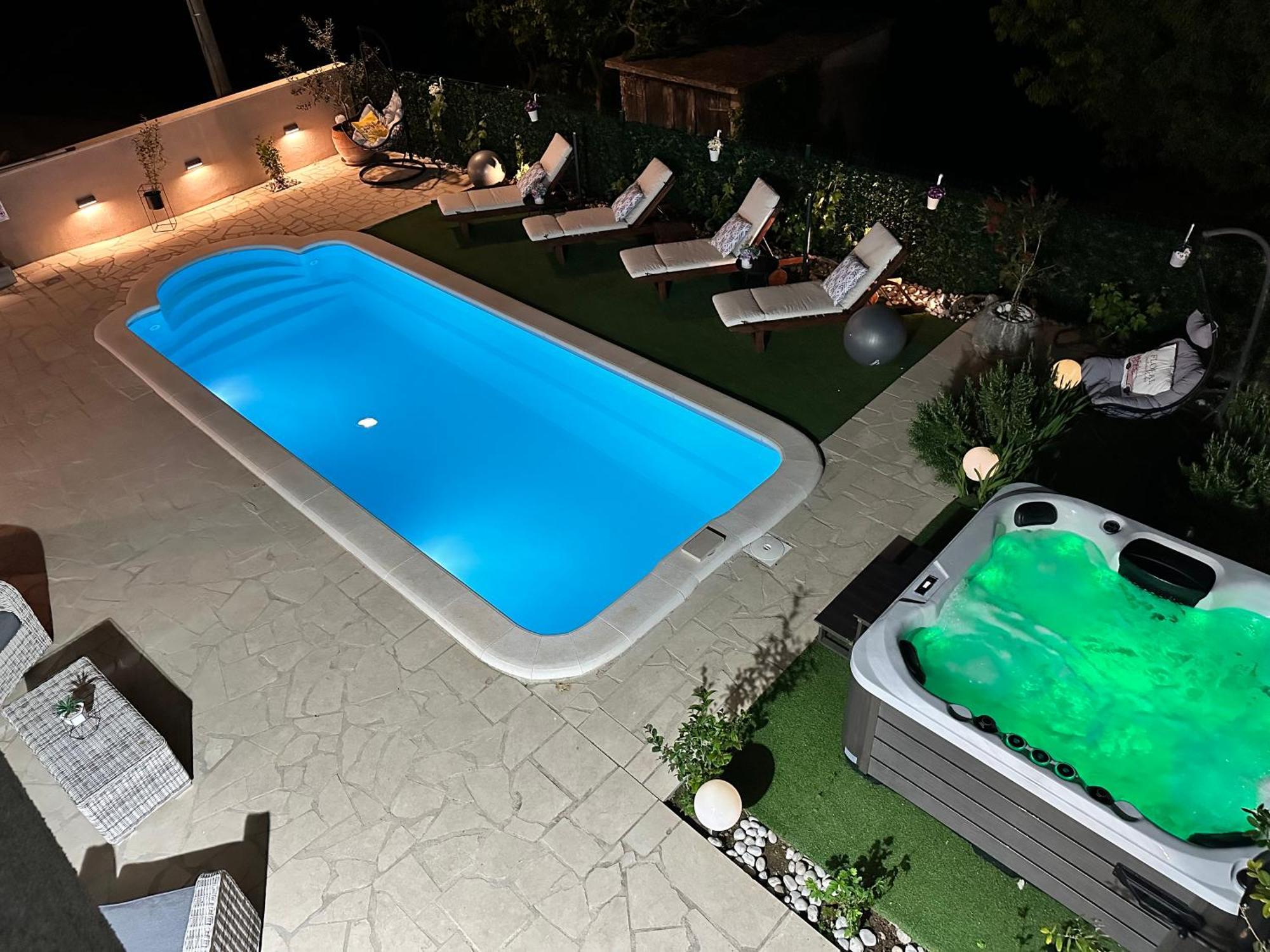 Villa Ivona With Swimming Pool And Jacuzzi Oslje Bagian luar foto